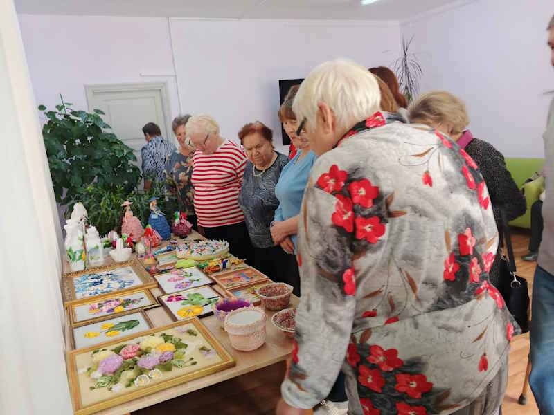 Выставка творческих работ «Очумелые ручки»